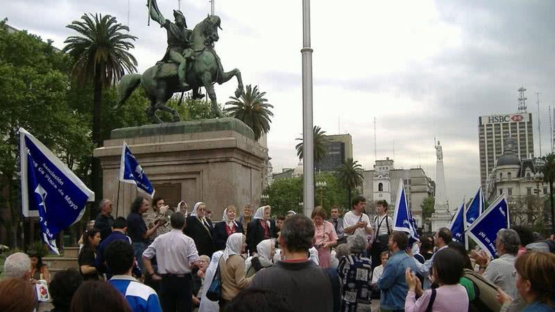Manifestação das Mães da Praça de Maio, na Argentina - Wikimedia Commons