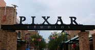Entrada dos Estúdios Pixar na MGM - Crédito: Malpass93/ Domínio Público, via Wikimedia Commons