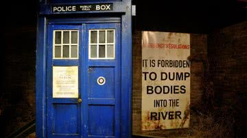 TARDIS, a máquina do tempo utilizada em Doctor Who - MangakaMaiden Photography / CC BY 2.0 / Wikimedia Commons