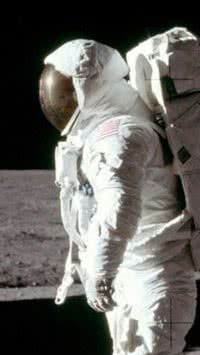 O curioso detalhe na foto da Apollo 11!