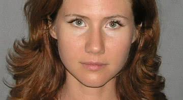 Foto de Anna Chapman de quando ela foi presa por espionagem - Wikimedia Commons