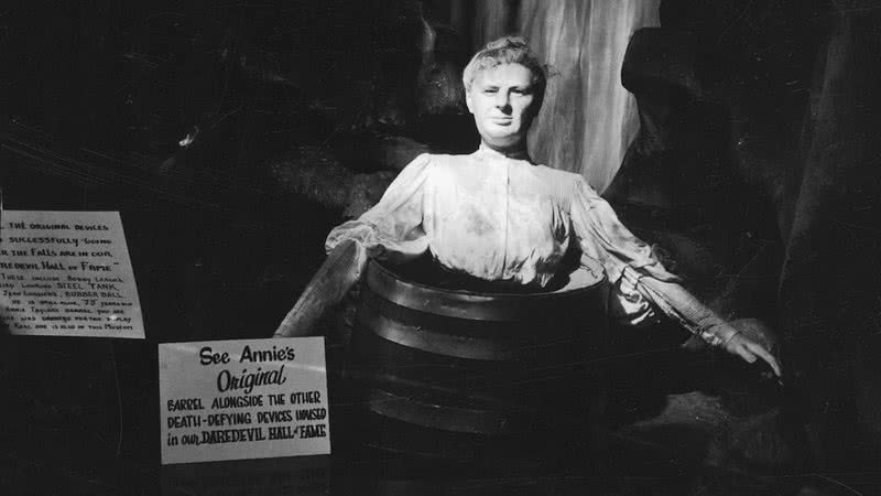 Representação de Annie Taylor e seu barril no Museu de Niagara Falls - Getty Images