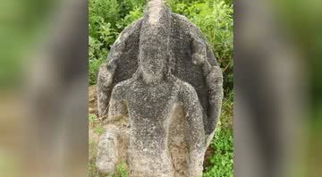 Fotografia contendo a estátua de Vishnu - Departamento de Arqueologia do Estado da Índia