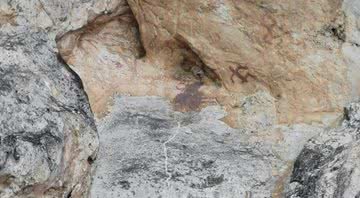 Uma das pinturas encontradas nas pedras da caverna - Divulgação/Facebook/thethaigernews/26.07.2020