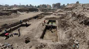 Imagem em plano geral da estrutura encontrada - Egyptian Ministry of Antiquities
