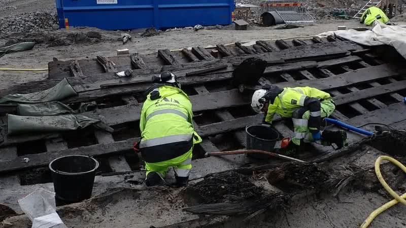 Arqueólogos investigando naufrágio na Suécia - Flickr/Arkeologerna