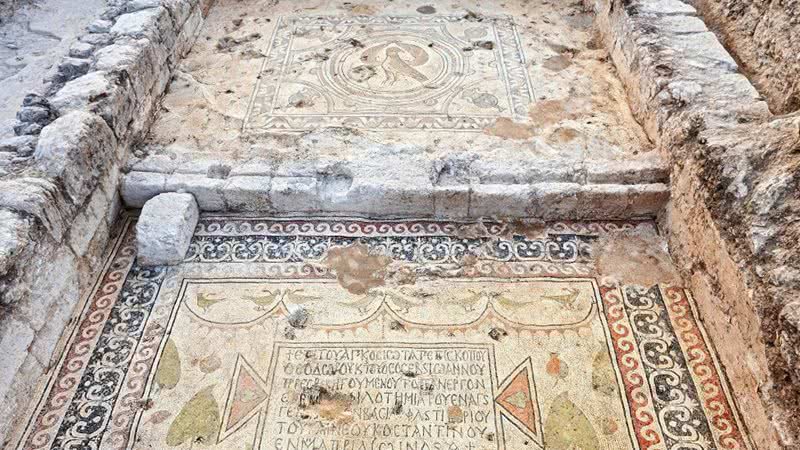 Fotografia de fragmento da basílica encontrada em Israel - Divulgação/ Assaf Peretz/ Autoridade de Antiguidades de Israel