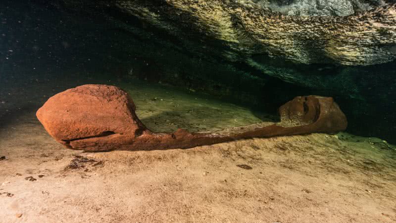 Canoa ritual maya descubierta en ‘Portal del inframundo’ en México