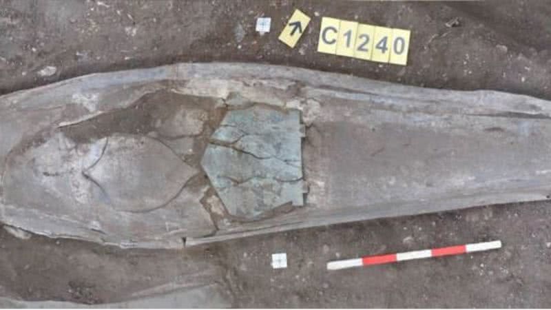 Imagem do caixão de chumbo com restos de médico, descoberto - Divulgação / Serviços Arqueológicos da Universidade de Leicester