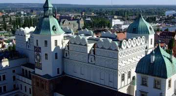Fotografia aérea do Castelo Ducal da Polônia - Wikimedia Commons