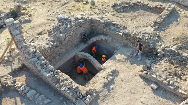 A cisterna encontrada em Beçin, Turquia - Divulgação/AA PHOTO