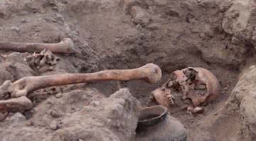 Um dos esqueletos encontrados - Divulgação / vídeo / AFP