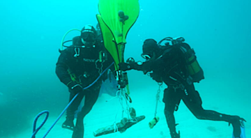 Pesquisadores mergulham e encontram âncora de 2,3 mil anos - Divulgação