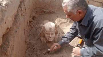 Imagem da descoberta da esfinge realizada no Egito - Divulgação / Ministério de Antiguidades do Egito