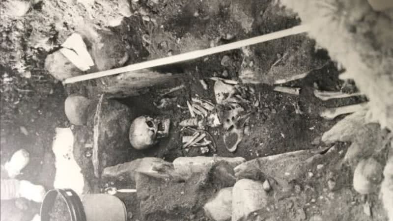 Foto do esqueleto do Homem de Blair Atholl