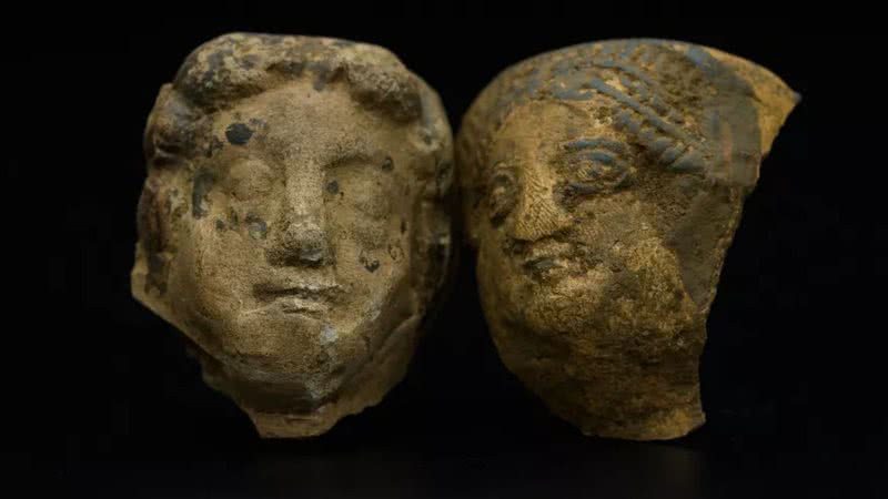 Escultura romana encontrada durante as escavações no Reino Unido - Divulgação/High Speed Two Ltd 2022