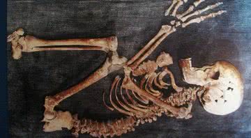 O esqueleto encontrado em Atlit Yam - Wikimedia Commons