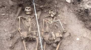 Os esqueletos encontrados em Jedburgh, Escócia - Divulgação/Scottish Borders Council