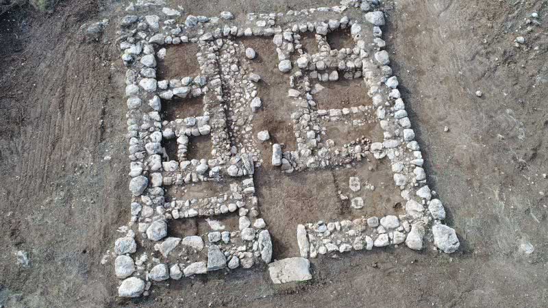 Fotografia aérea do forte encontrado no sul de Israel - Divulgação/Autoridade de Antiguidades de Israel