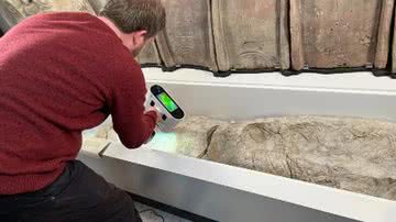 Escaneamento de família romana enterrada engessada - Divulgação/Universidade de York