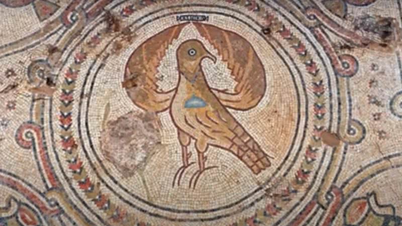 Mosaicos encontrados na igreja bizantina - Divulgação/Youtube