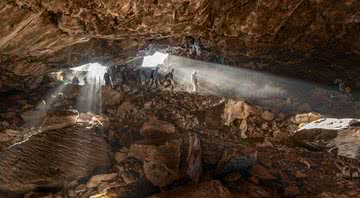 Membros da equipe que entram na caverna de Chiquihuite, México - Devlin A. Gandy
