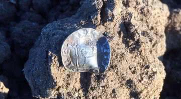 Uma das moedas descobertas na Inglaterra - Divulgação/Hansons Auctioneers and Valuers