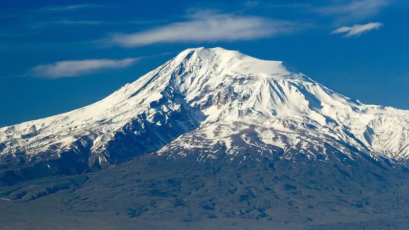 Vista aérea do Monte Ararat - Wikimedia Commons