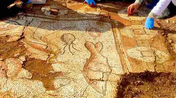 Parte de mosaico romano com criaturas marinhas descoberto recentemente na Turquia - Divulgação/Agência Anadolu