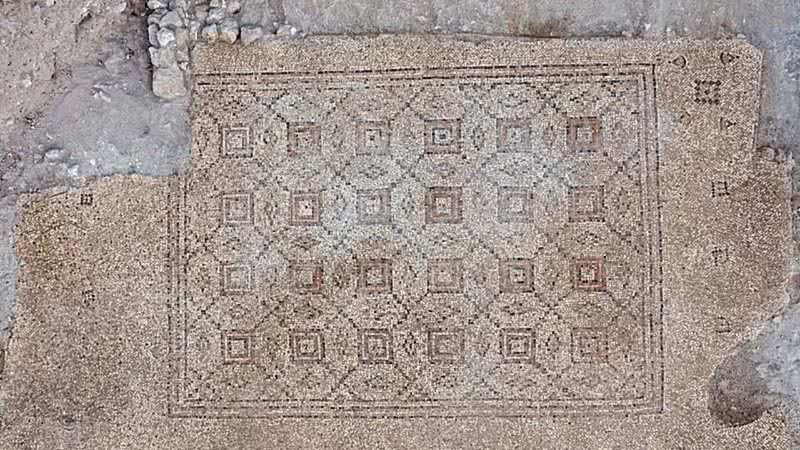 O mosaico encontrado em Israel - Divulgação/Assaf Peretz - Autoridade Israelense de Antiguidades