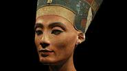 Busto de Nefertiti, localizado no Neues Museum, em Berlim, Alemanha - Philip Pikart via Wikimedia Commons