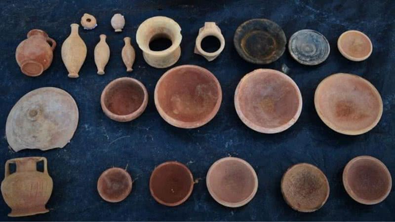 Fotografia de louças de vasos de cerâmica