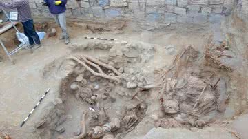 Fotografia da escavação - Divulgação/ Archaeology Program "Valley of Pachacámac", ed. M. Giersz