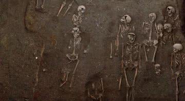 Esqueleto encontrado na Inglaterra - Divulgação/Universidade de Cambridge