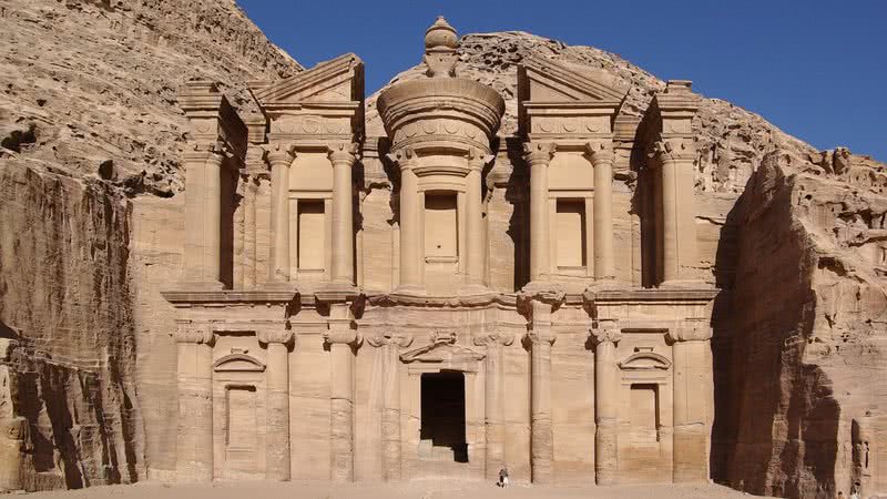 Fotografia de monastério em Petra - Wikimedia Commons