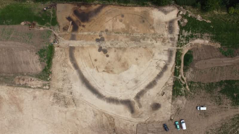 Fotografia aérea do poço circular de Praga - Divulgação/ Archaeological Institute of the Academy of Sciences
