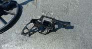 Arma encontrada por professor em praia santista - Arquivo pessoal/Eduardo Henrique Gomes