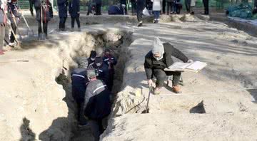 Escavação que revelou o antigo salão - Divulgação - China Daily / Asia News Network