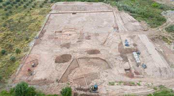 Visão das três tumbas descobertas em Roque del Die, França - Divulgação/Pascal Druelle/Inrap