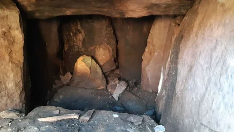 A tumba descoberta na Irlanda - Divulgação/RTÉ Ireland