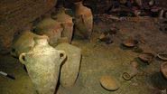 Fotografia de artefatos descobertos em caverna em Israel - Reprodução/Redes Sociais/Facebook/Israel Antiquities Authority