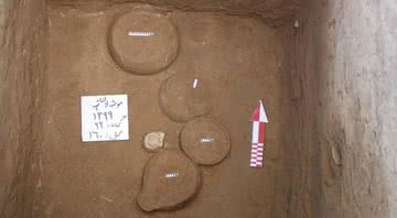 Alguns dos vasos encontrados no Irã - Divulgação