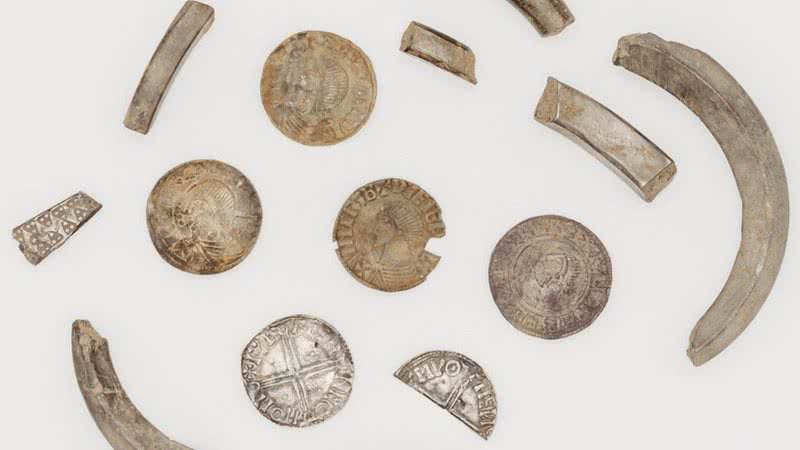Moedas do tesouro viking descoberto na Ilha de Man - Divulgação/Manx National Heritage (MNH)