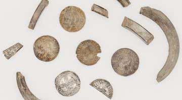 Moedas do tesouro viking descoberto na Ilha de Man - Divulgação/Manx National Heritage (MNH)