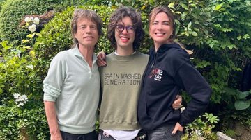 Fotografia de Luciana Gimenez ao lado do filho, Lucas Jagger, e do ex-marido, o astro do rock Mick Jagger - Reprodução/Instagram/lucianagimenez