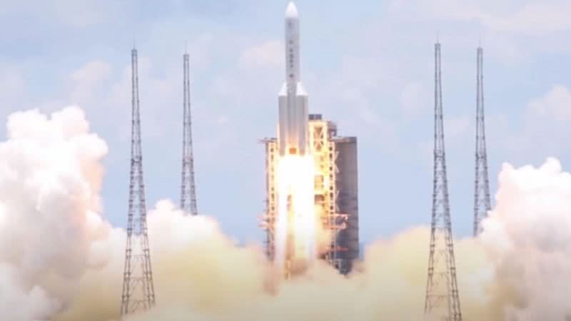 Lançamento do foguete chinês - Divulgação/Youtube/BBC