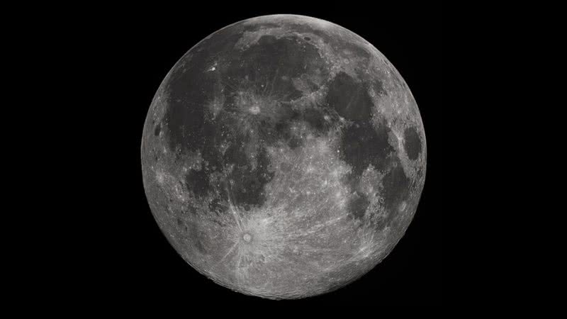 Fotografia da Lua - Foto por Gregory H. Revera pelo Wikimedia Commons
