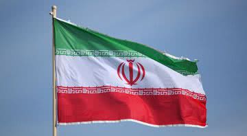 Bandeira flamulante da República Islâmica do Irã - Getty Images