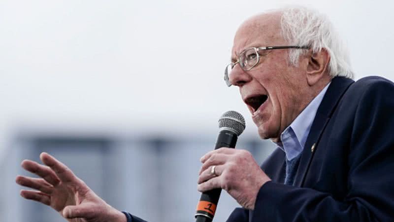 Bernie Sanders discursando em comício no Texas, no último domingo (23) - Getty Images