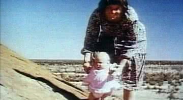 Lindy Chamberlain e sua filha, Azaria - Divulgação/Youtube